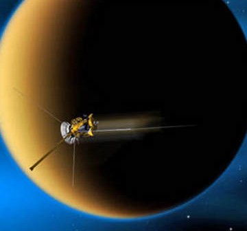 Cassini koło Tytana - wizualizacja / Credits: NASA